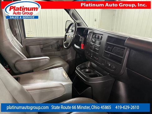 Used 2016 Chevrolet Express 3500 Extended RWD image 39