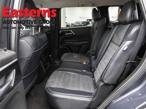 Used 2024 Mitsubishi Outlander SE FWD image 23