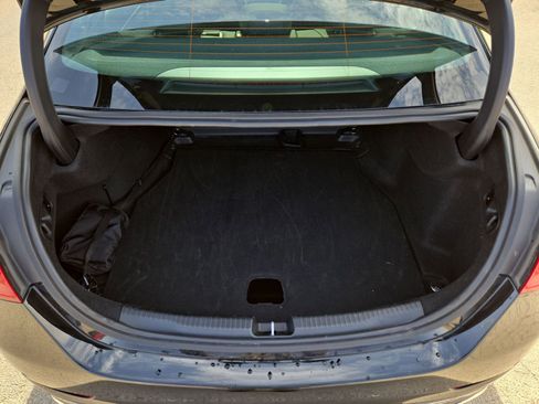 Used 2025 Mercedes-Benz C 300 Sedan image 12