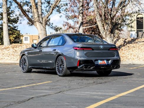 Used 2025 BMW 760i xDrive w/ Executive Package image 3