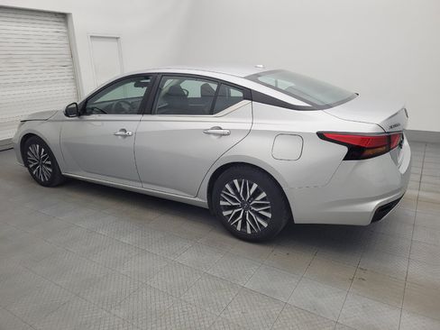 Used 2023 Nissan Altima 2.5 SV image 3