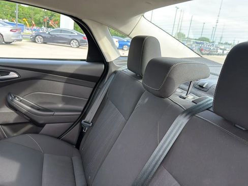 Used 2015 Ford Focus SE FWD image 36