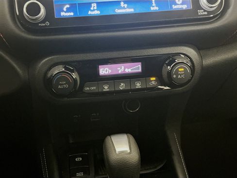 Used 2023 Nissan Kicks SR image 23