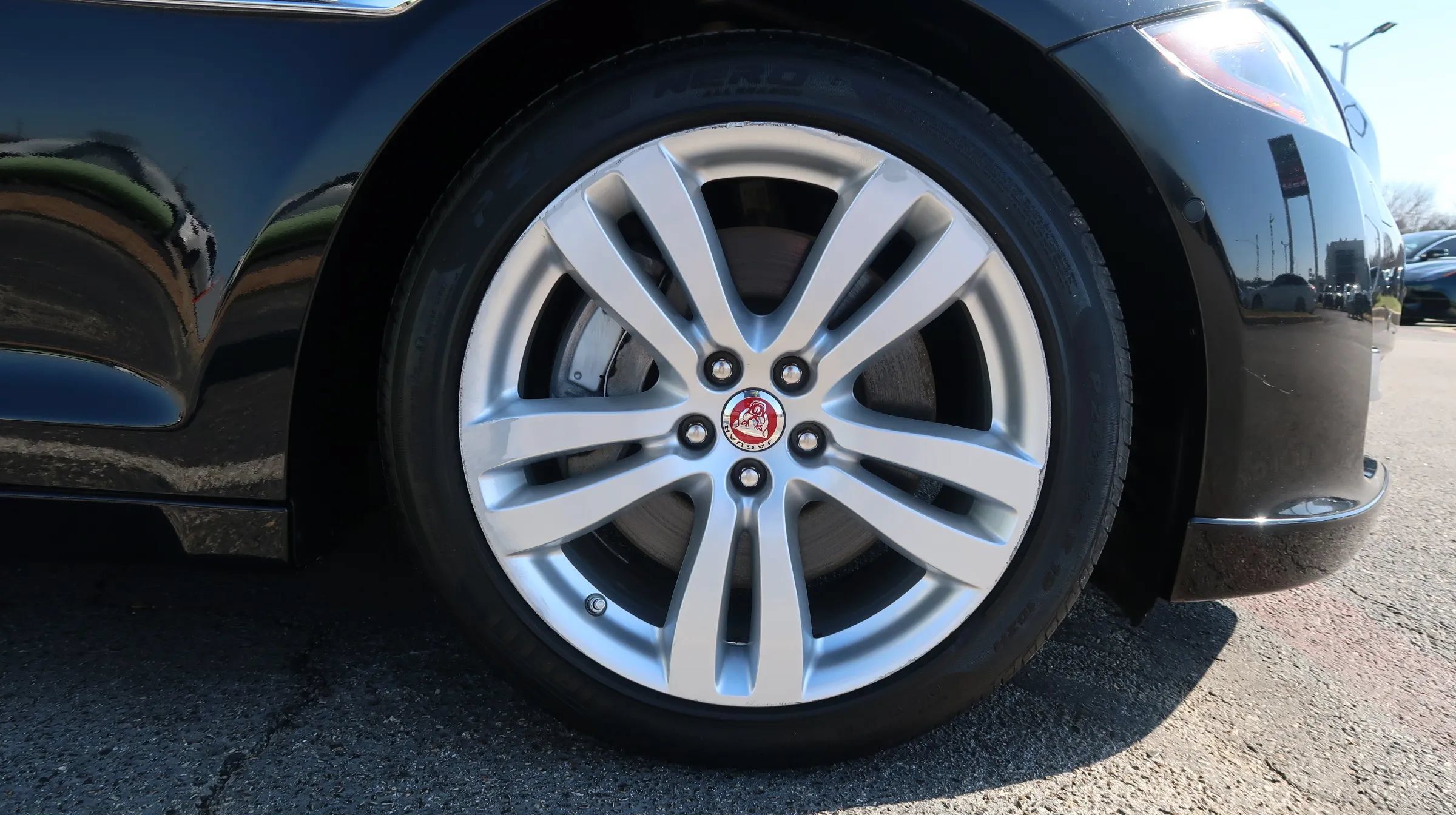 Used 2017 Jaguar XJ R-Sport RWD image 59