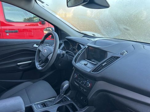 Used 2019 Ford Escape SE FWD image 9