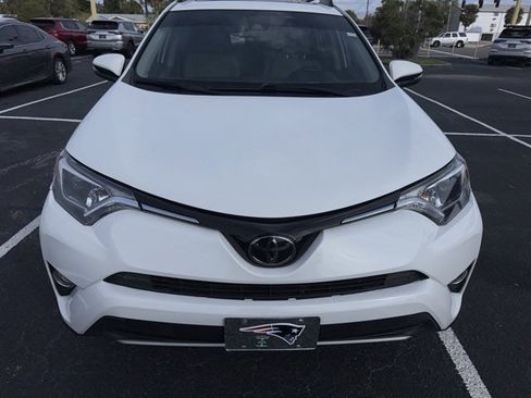 Used 2018 Toyota RAV4 XLE image 2