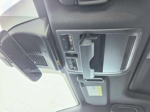 Certified 2025 MAZDA MAZDA3 Hatchback w/Premium Plus Pkg image 30