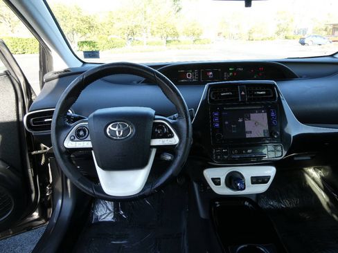 Used 2017 Toyota Prius Prime Plus FWD image 11