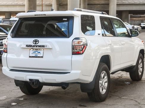 Used 2022 Toyota 4Runner SR5 image 6