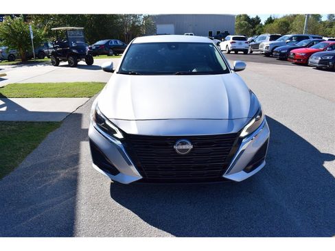 Used 2023 Nissan Altima 2.5 SV image 8