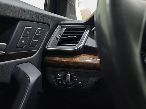 Used 2019 Audi Q5 Premium Plus w/ Premium Plus Package AWD/4WD image 29
