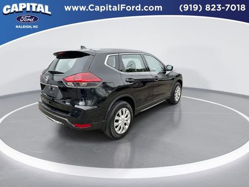 Used 2018 Nissan Rogue S image 8