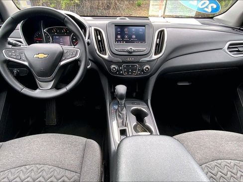 Used 2024 Chevrolet Equinox LT image 16