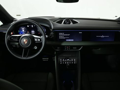 Used 2025 Porsche Macan 4S Electric AWD/4WD image 16
