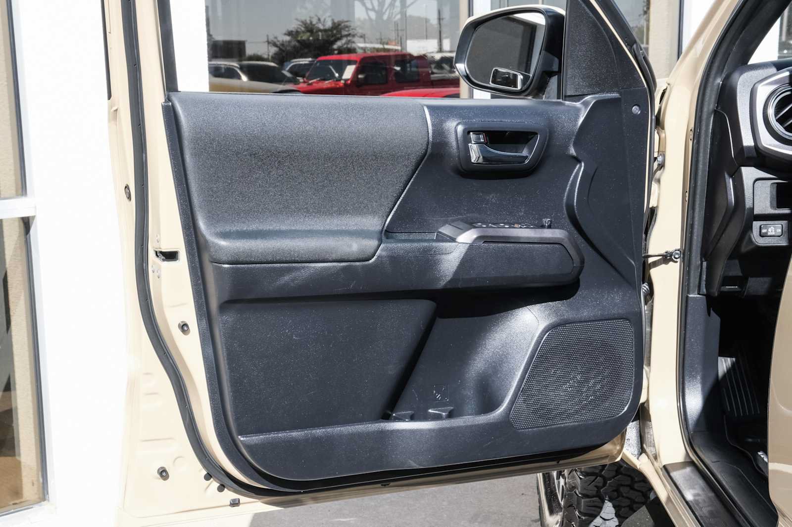 Used 2019 Toyota Tacoma TRD Off-Road AWD/4WD image 35