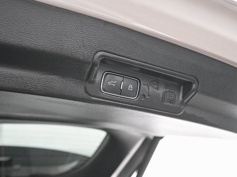 Used 2025 Ford Explorer ST image 18