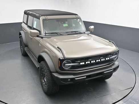 New 2025 Ford Bronco Outer Banks w/ Sasquatch Package image 14