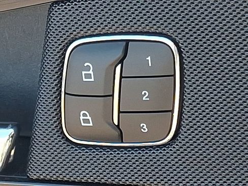 Used 2023 Lincoln Nautilus Reserve FWD image 29