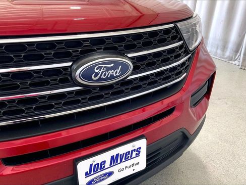 Used 2023 Ford Explorer XLT RWD image 7