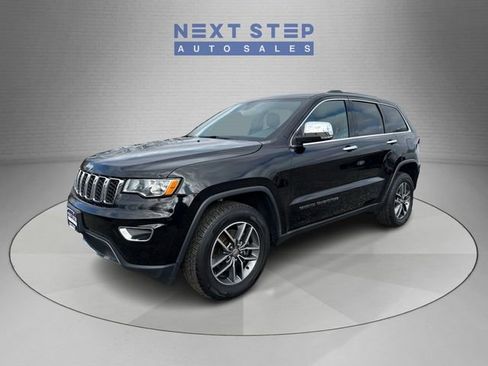 Used 2018 Jeep Grand Cherokee Limited image 3