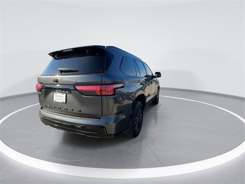 Used 2024 Toyota Sequoia Platinum image 8