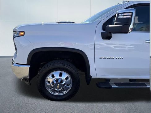 Used 2024 Chevrolet Silverado 3500 LTZ w/ LTZ Convenience Package image 32