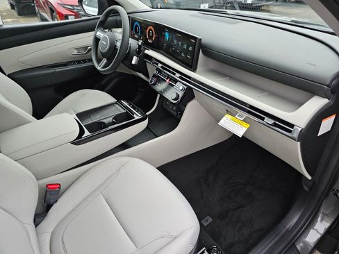 Used 2025 Hyundai Tucson Blue image 11