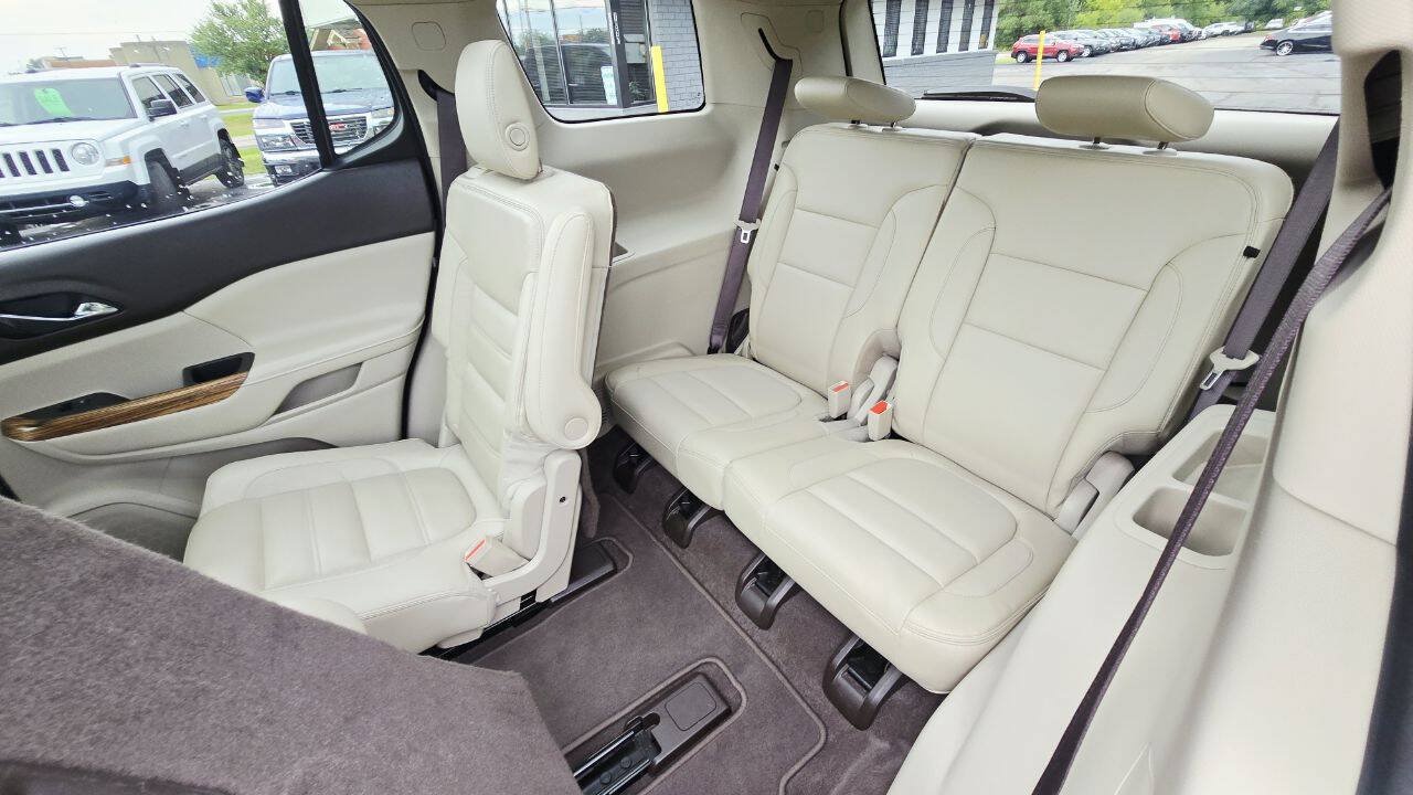 Used 2017 GMC Acadia Denali w/ Technology Package FWD image 12