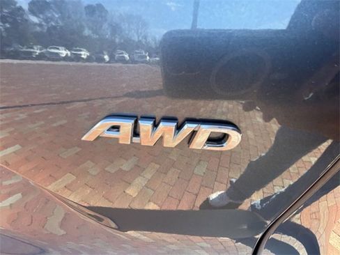 Used 2022 Toyota Corolla Cross L image 19