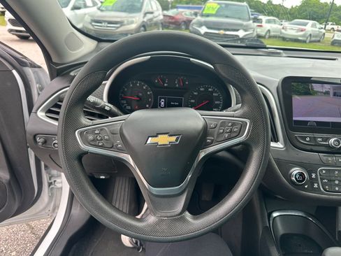 Used 2023 Chevrolet Malibu LT w/ Driver Confidence Package FWD image 17