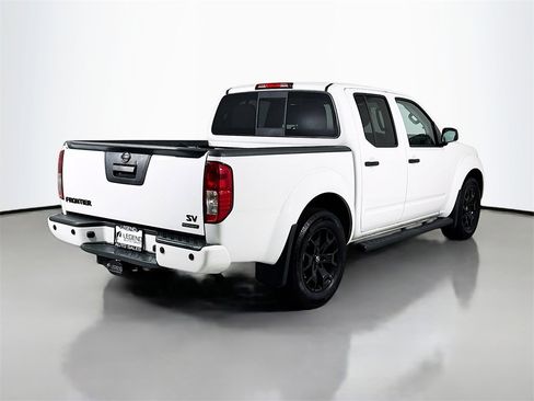Used 2021 Nissan Frontier SV w/ Midnight Edition Floor Mats image 5