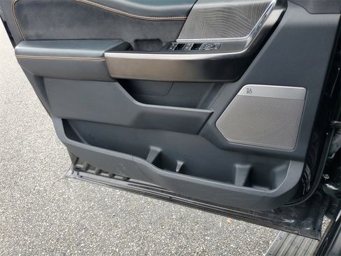 Used 2023 Ford F150 Platinum image 19