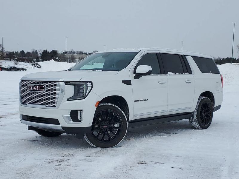 2023 GMC Yukon Denali XL