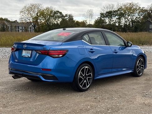Certified 2025 Nissan Sentra SR w/ SR Premium Package image 9