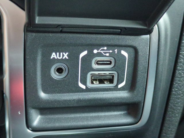 New 2026 Jeep Wrangler Unlimited Sahara w/ Technology Group AWD/4WD image 22