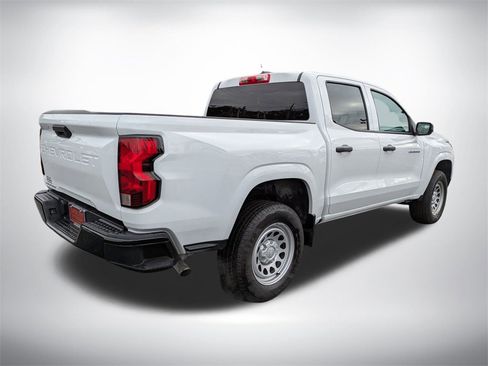 Used 2024 Chevrolet Colorado W/T image 4