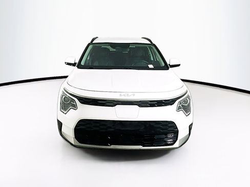 Used 2023 Kia Niro Wind w/ Wind Preserve Package image 2