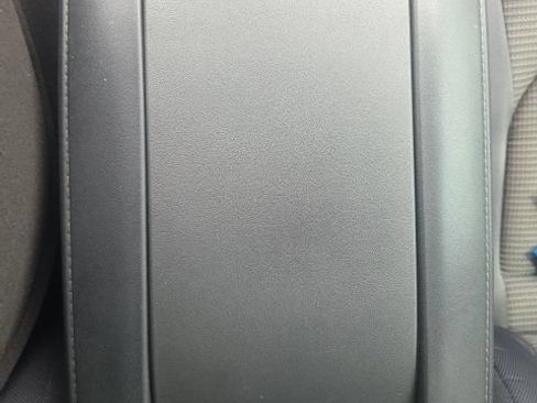 Used 2021 Toyota Highlander L FWD image 34