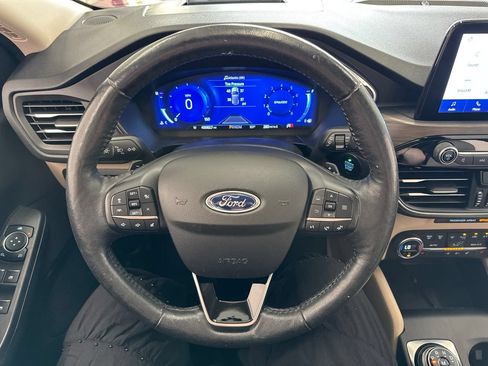 Used 2020 Ford Escape Titanium w/ Titanium Premium Package 2.0 AWD/4WD image 19