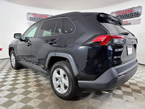 Used 2020 Toyota RAV4 XLE AWD/4WD image 5