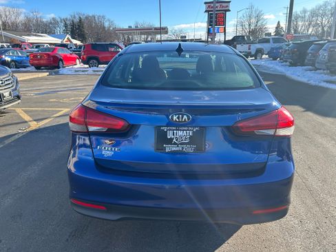 Used 2018 Kia Forte LX w/ LX Rear Camera Package image 4