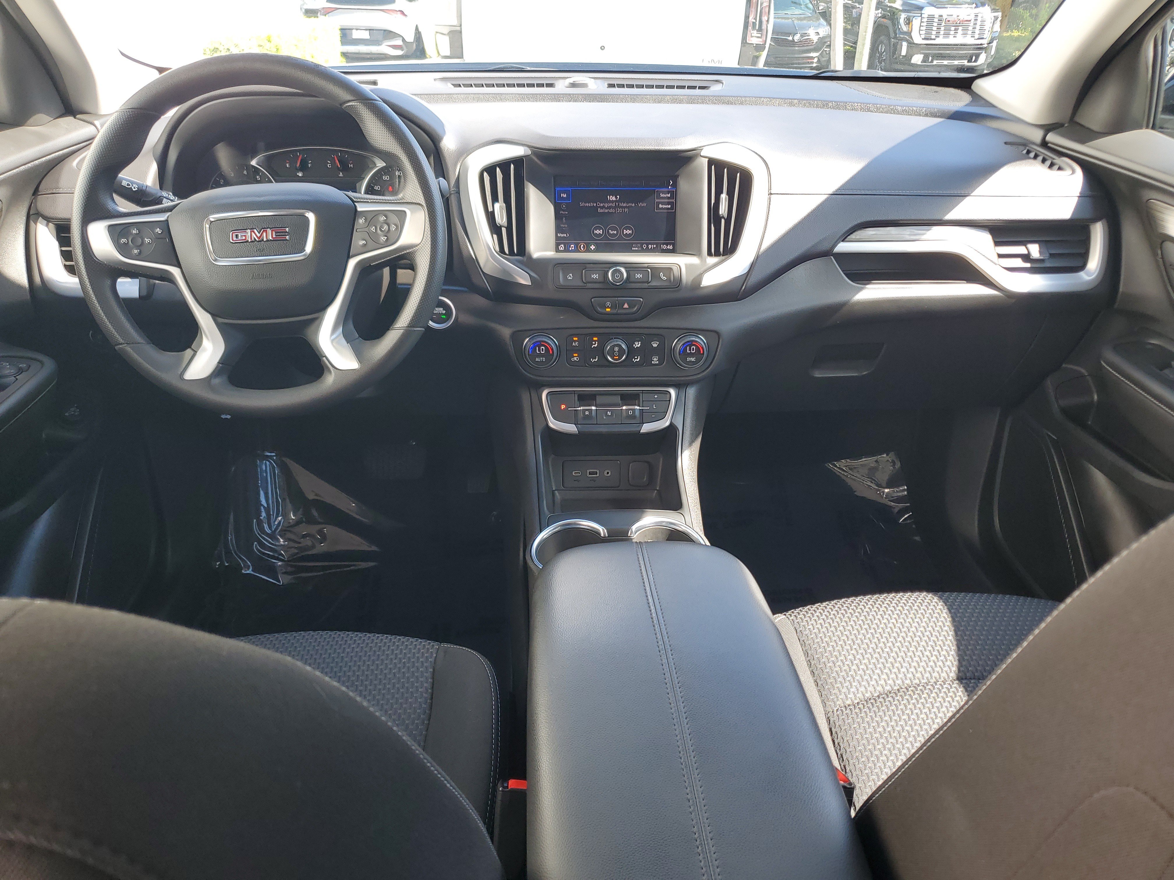 Used 2024 GMC Terrain SLE w/ Driver Convenience Package FWD image 16