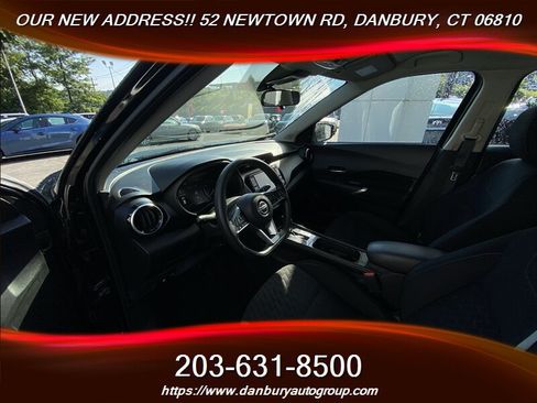 Used 2022 Nissan Kicks SV FWD image 11