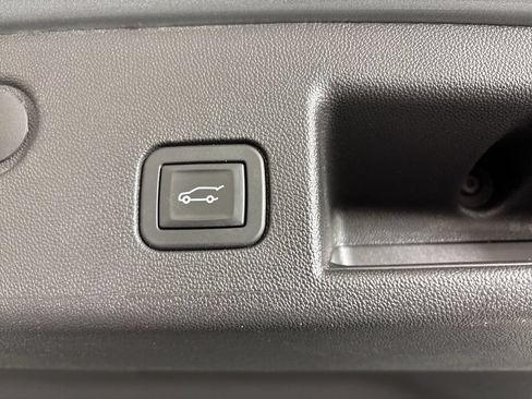 Used 2024 Chevrolet Equinox LT FWD image 24