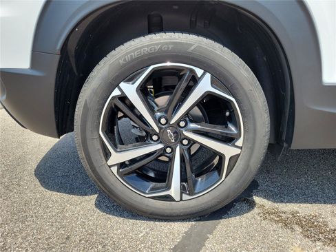 Used 2021 Chevrolet TrailBlazer RS w/ Sun and Liftgate Package FWD image 6