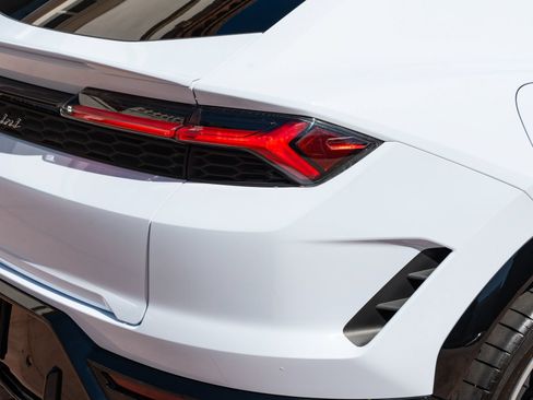 Used 2026 Lamborghini Urus SE AWD/4WD image 25