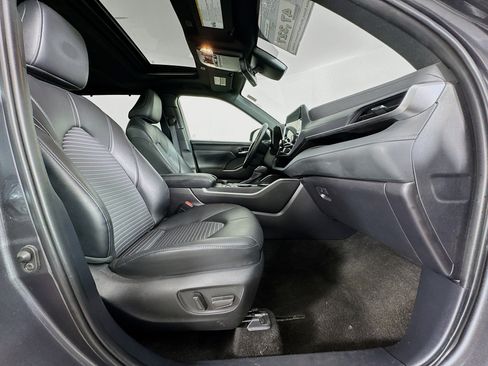 Certified 2025 Toyota Highlander XSE AWD/4WD image 29