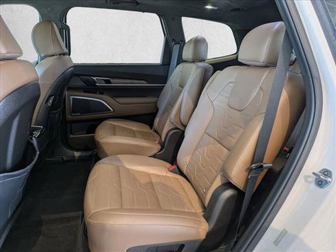 Used 2022 Kia Telluride SX w/ SX Prestige Package image 20