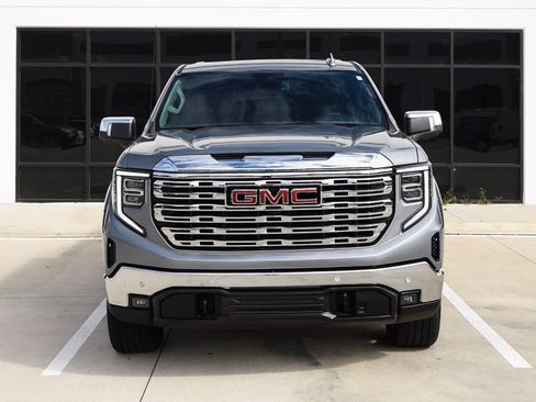 Used 2025 GMC Sierra 1500 SLT w/ SLT Premium Plus Package AWD/4WD image 3