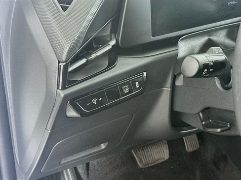 Used 2026 Kia Niro LX FWD image 17